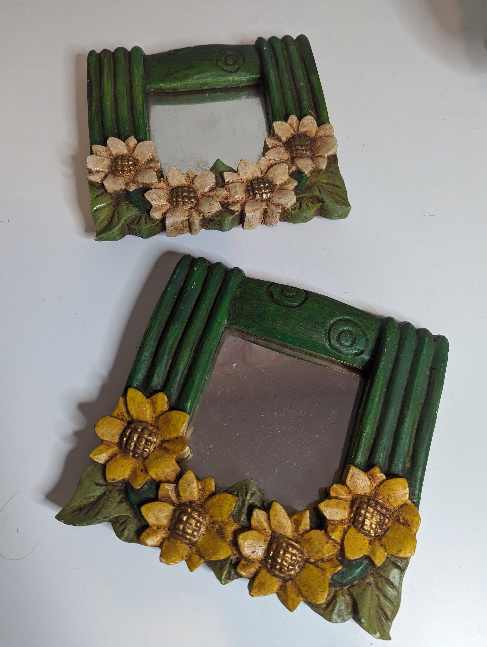 Woodcarved green sunflower mini mirrors white and yellow