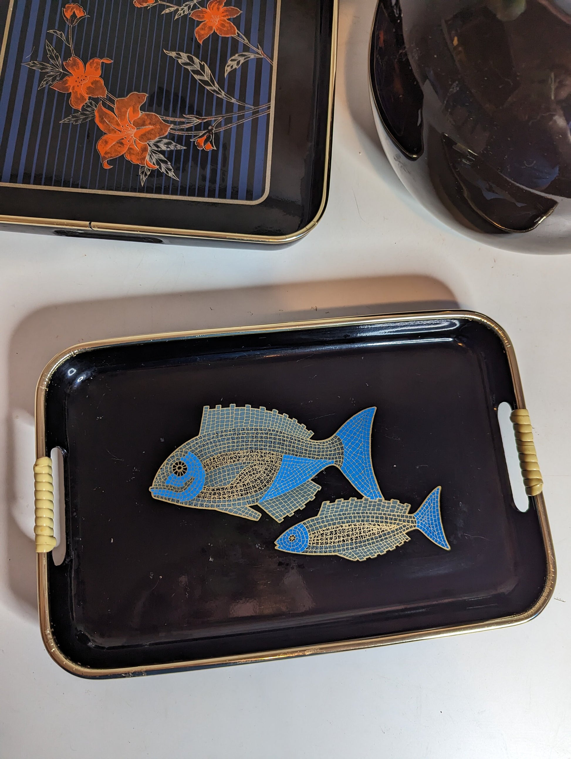 Vintage Lacquerware japanese fish and hyacinth graphic tray set