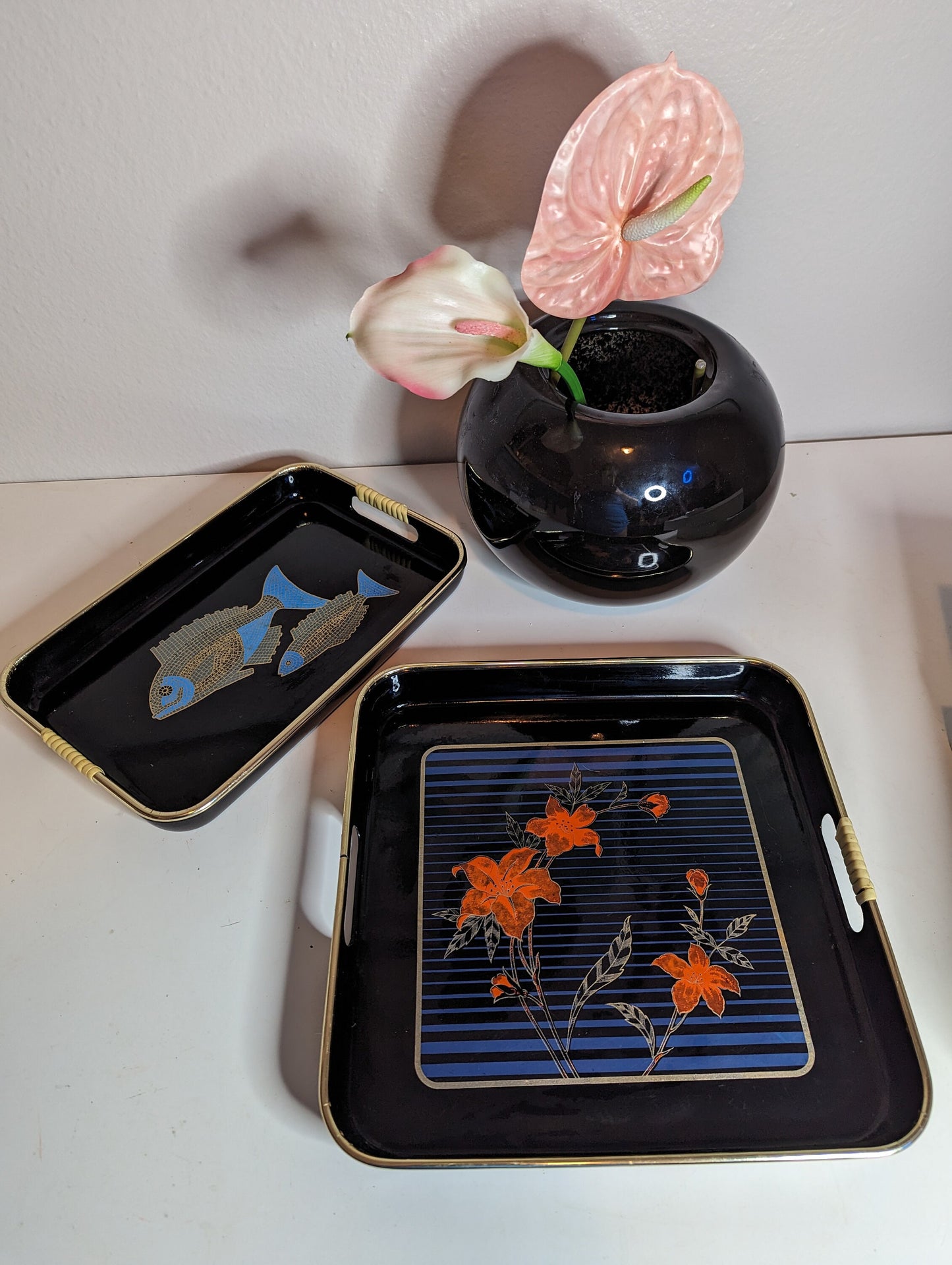 Vintage Lacquerware japanese fish and hyacinth graphic tray set