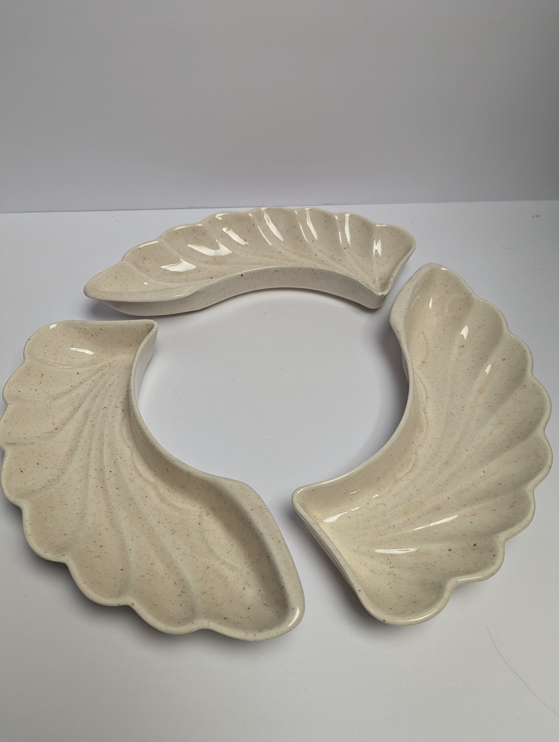 Vintage Lane and Co Leaf Ceramic Serving Chip Dip Bow