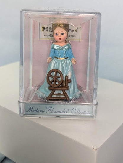 Hallmark keepsake collections - Madame Alexander Collection - " Sleeping Beauty - 1997" - 2001 miniature figurine