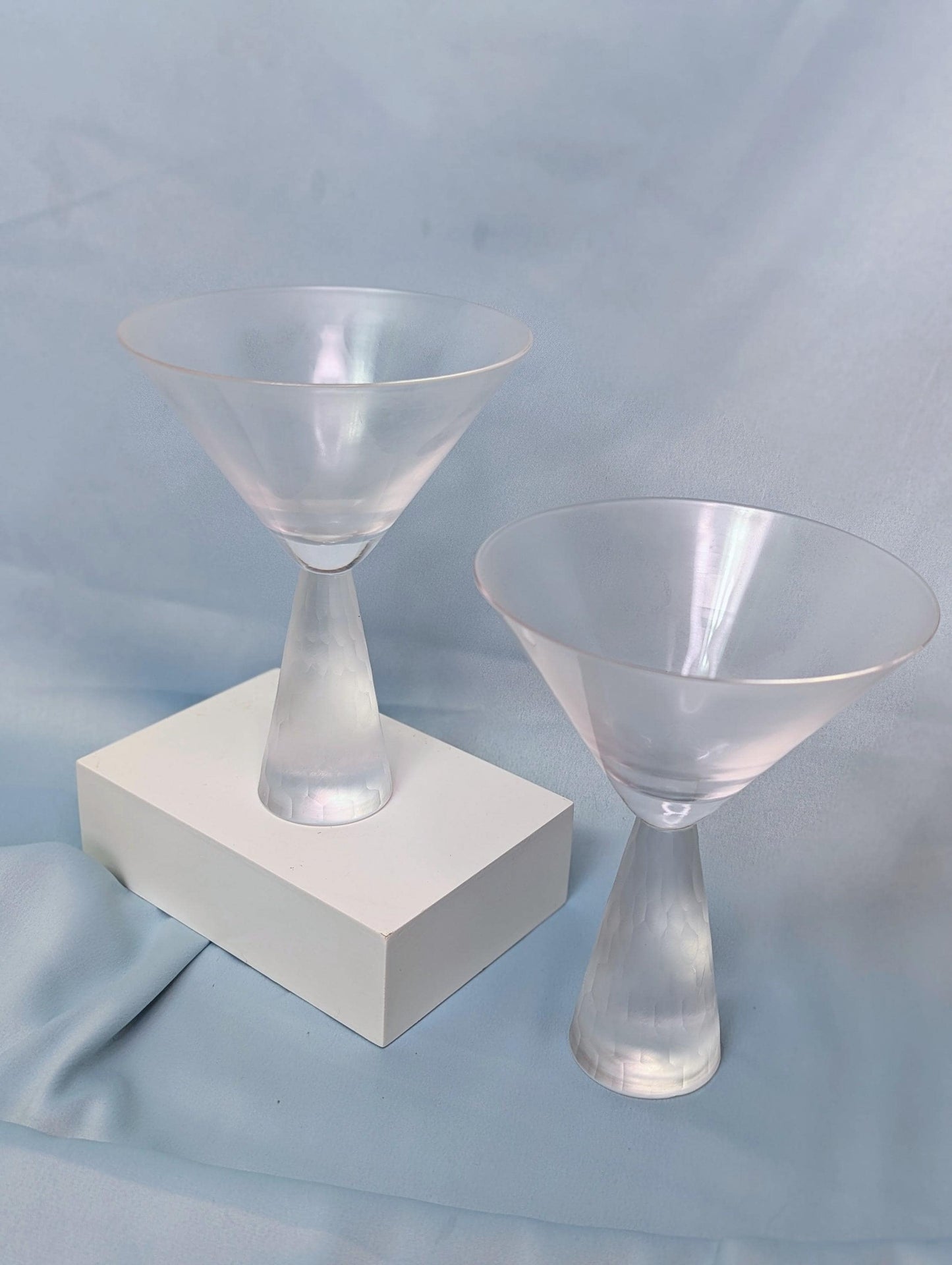 2 Martini Clear Glass Frosted Honey Comb Pedestal Glasses Set