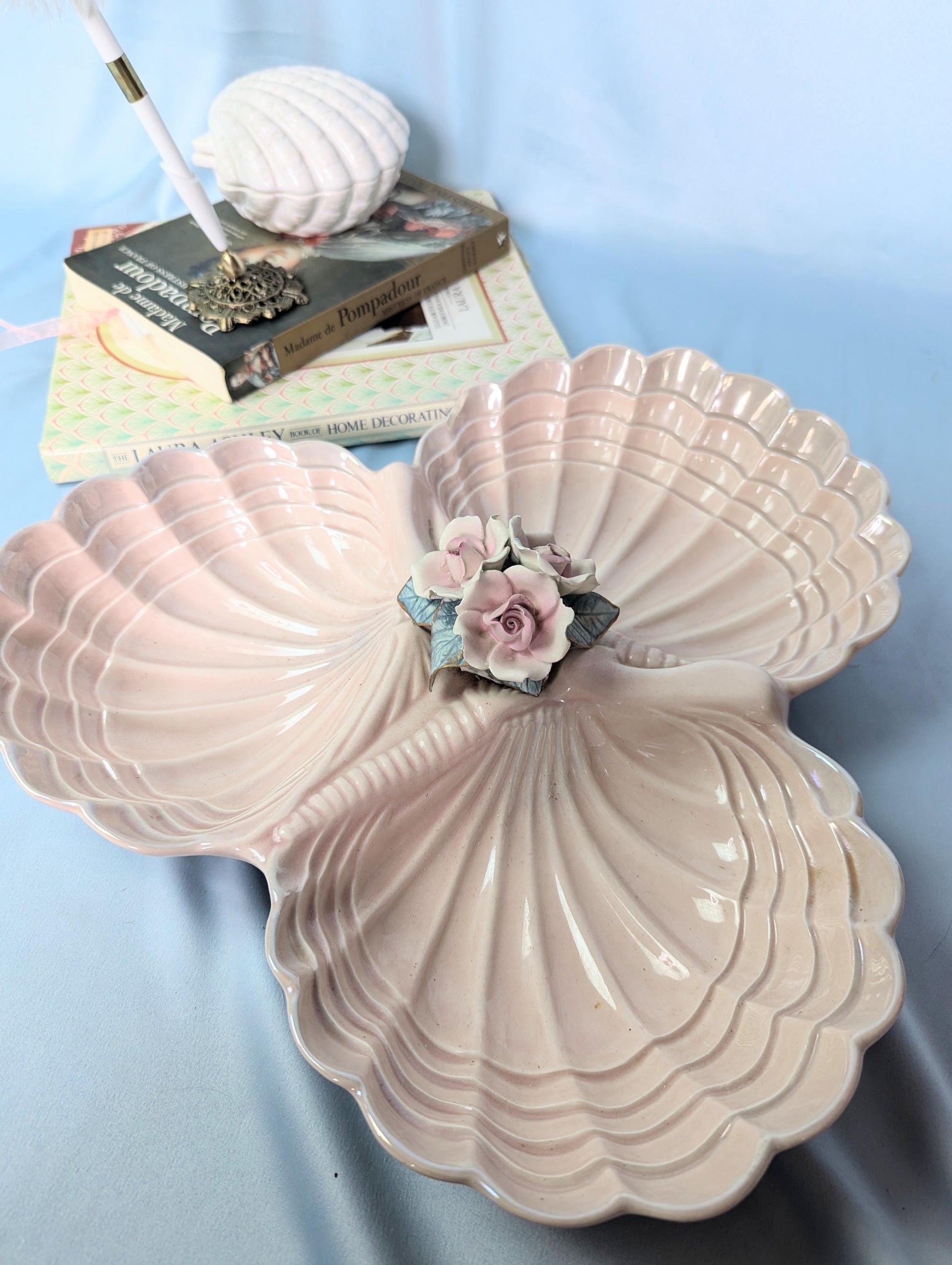 Vintage 80s clam shell scalloped floral pastel pink centerpiece decorative bowl plate