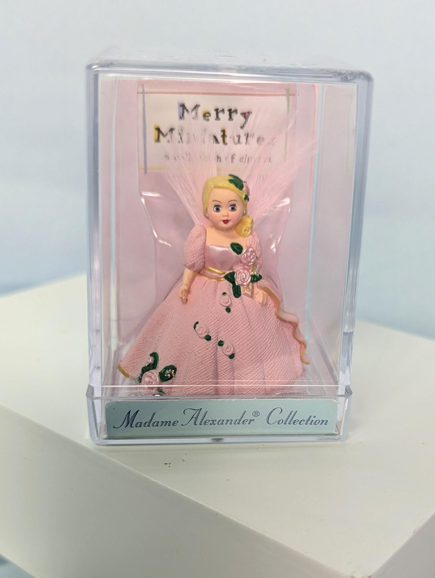 Hallmark keepsake collections - Madame Alexander Collection - " Pink Pristine Angel- 1997 " - 2000 miniature figurine